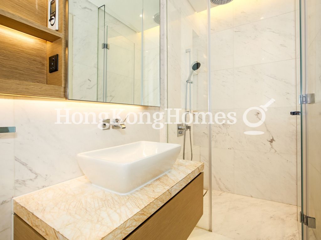 Second Master Bathroom — Mount Kellett Road, 7-15, The Peak