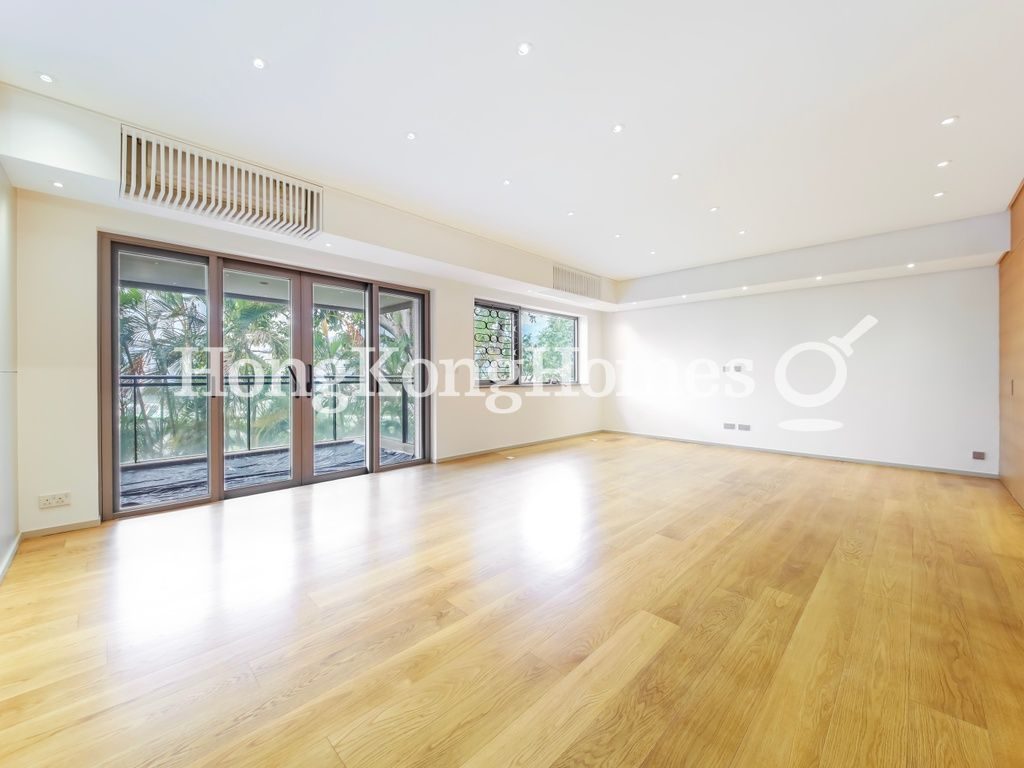 Family Room — Yue Hing Court, Shouson Hill