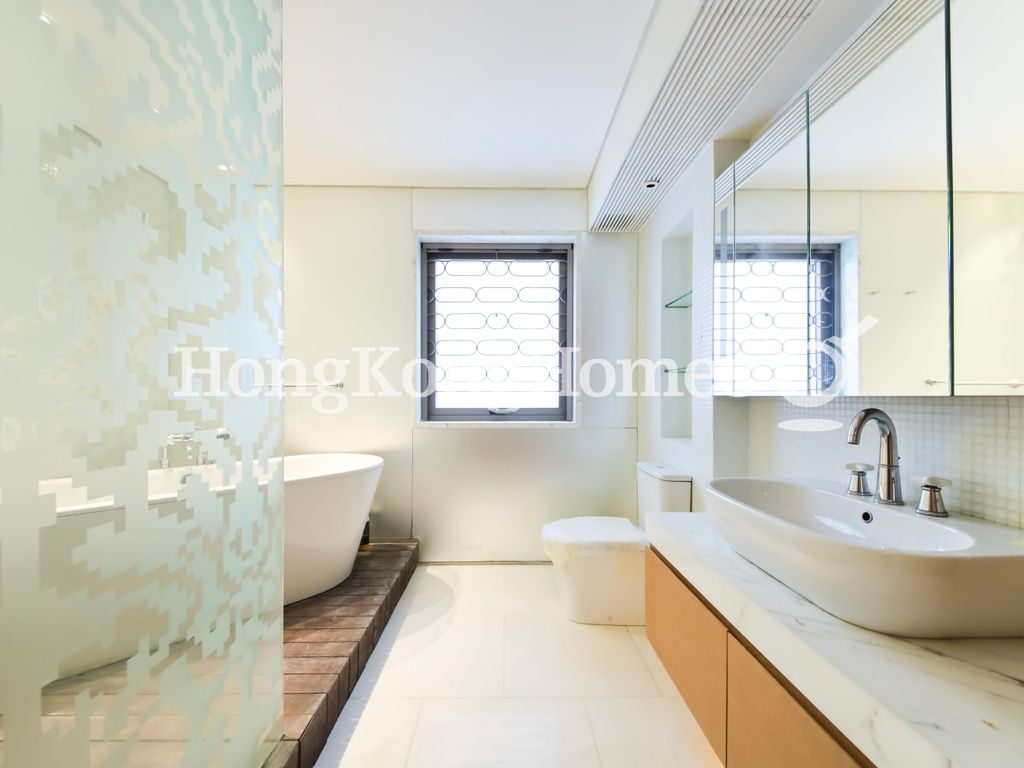 Third Ensuite Bathroom — Yue Hing Court, Shouson Hill