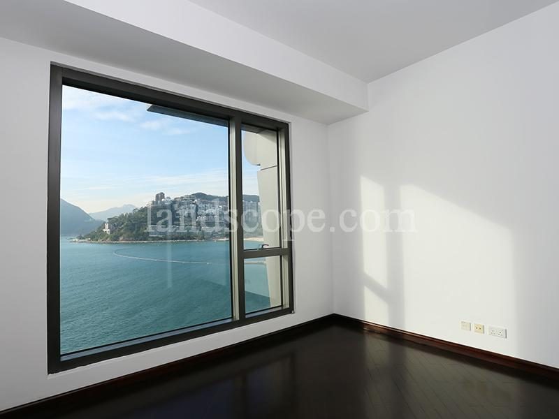photo 7 — The Nautilus, Repulse Bay