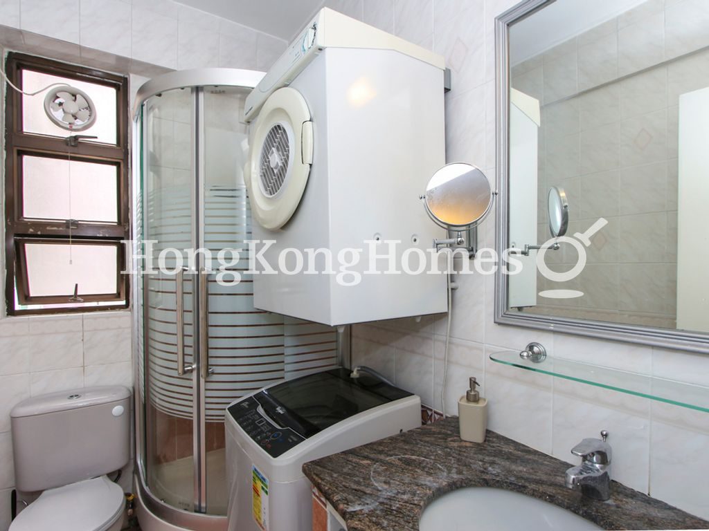 Guest Bathroom — Park Height, Mid-levels West