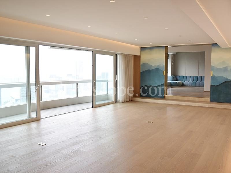 photo 3 — Hong Villa, Midlevels Central