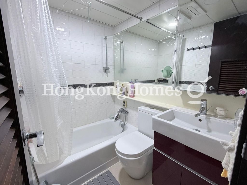 Guest Bathroom — 御皇庭 03座，上水