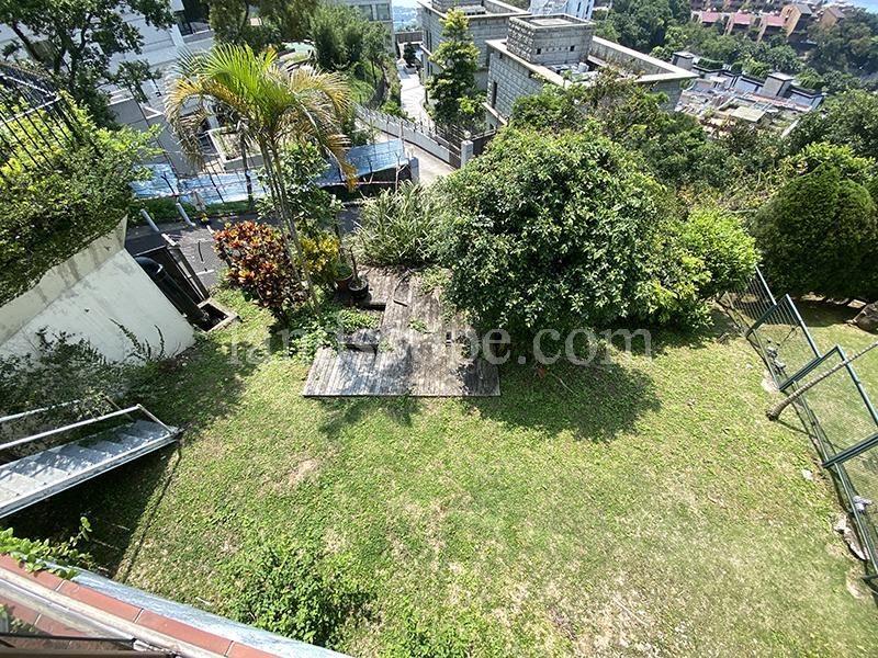 photo 3 — Strawberry Hill, The Peak