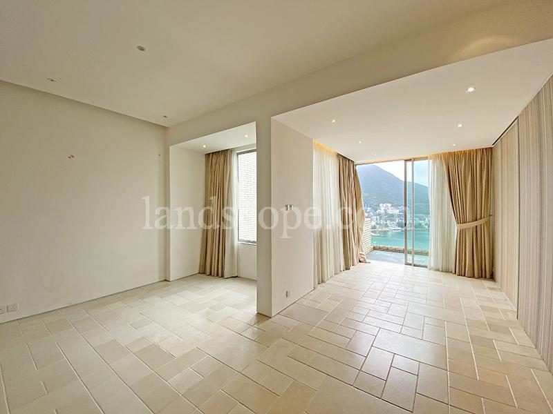 photo 7 — The Beachfront, Repulse Bay