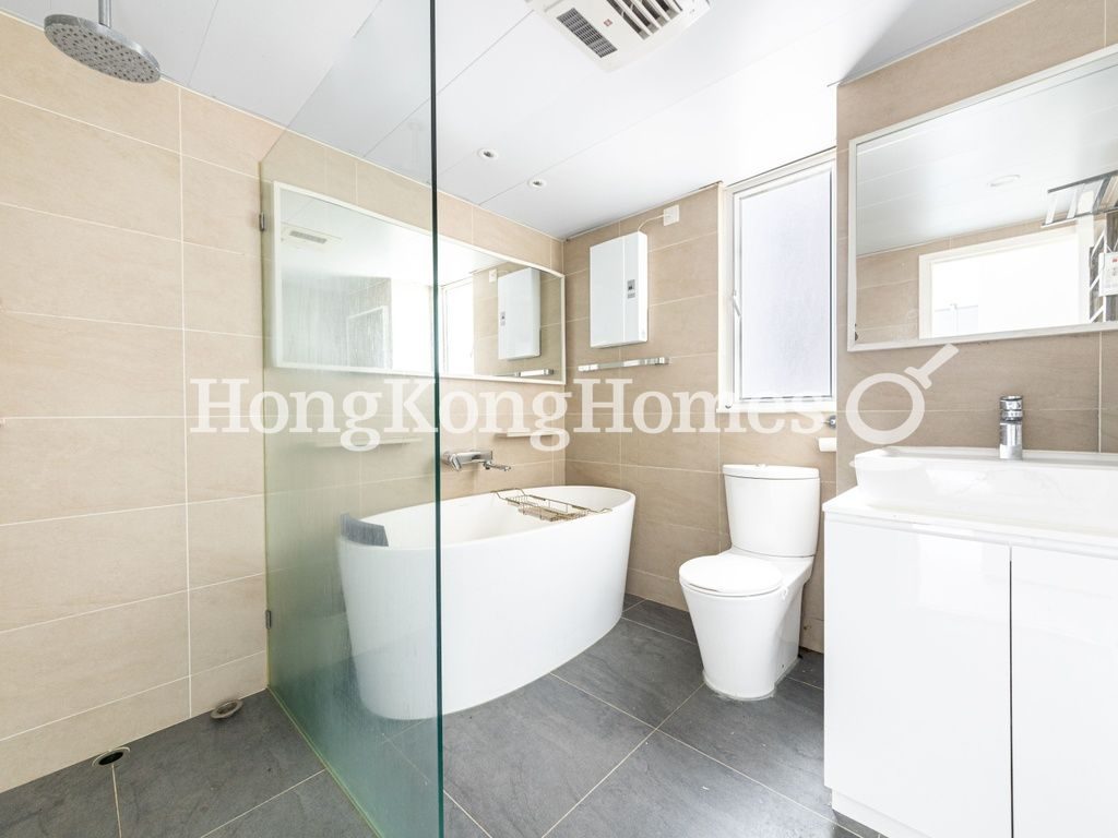 Ensuite Bathroom — Sun Court, Western / Kennedy Town