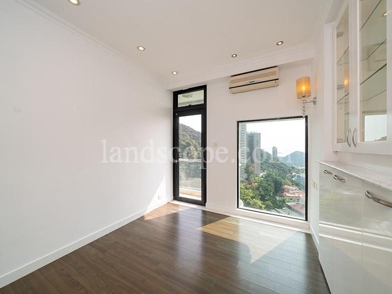 photo 12 — 37 Repulse Bay Road, Repulse Bay