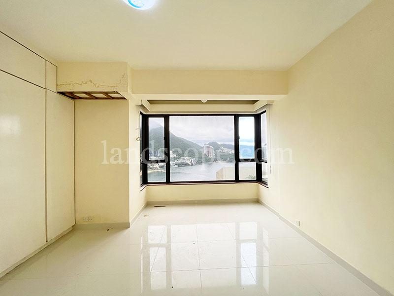 photo 7 — The Beachfront, Repulse Bay