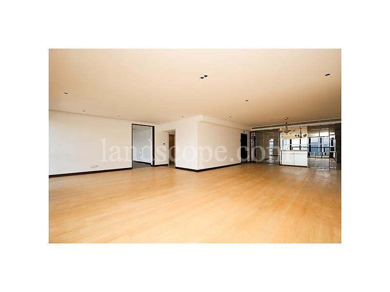photo 3 — Estoril Court, Midlevels Central