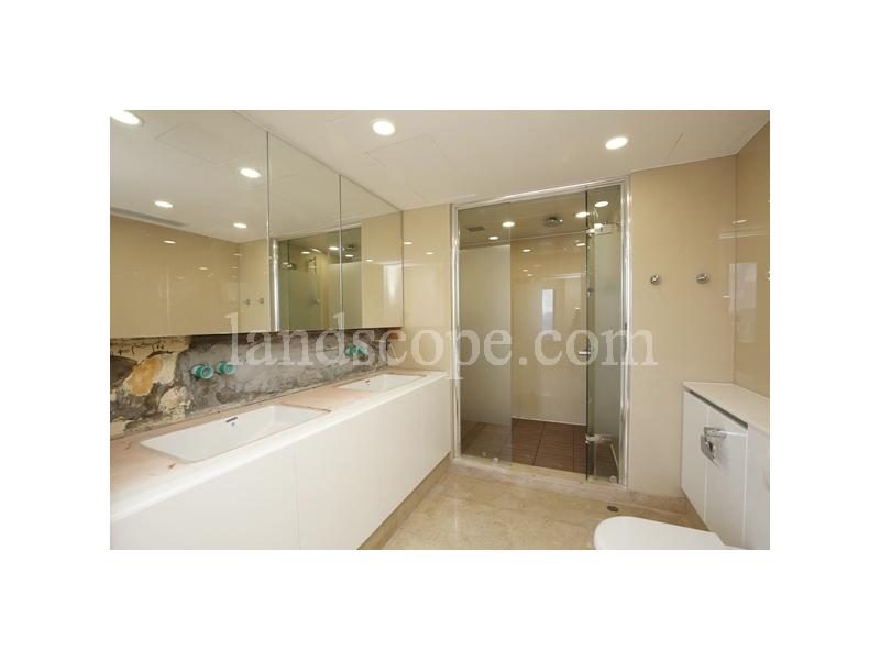photo 7 — Estoril Court, Midlevels Central