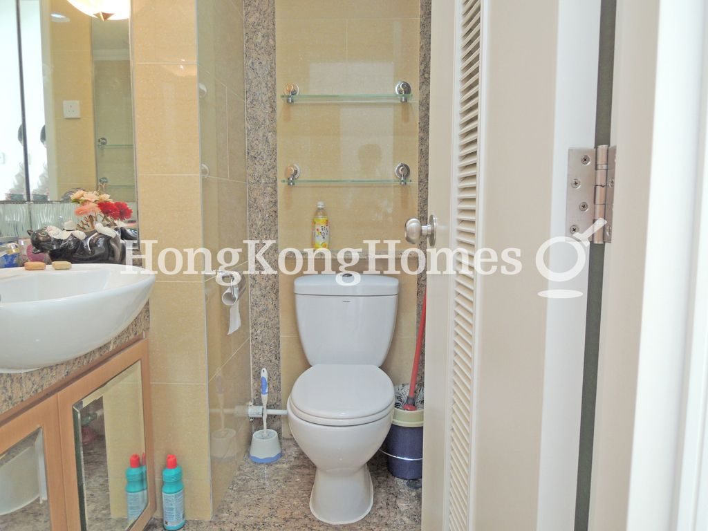 Guest Bathroom — 凱帆軒 03座，大角咀