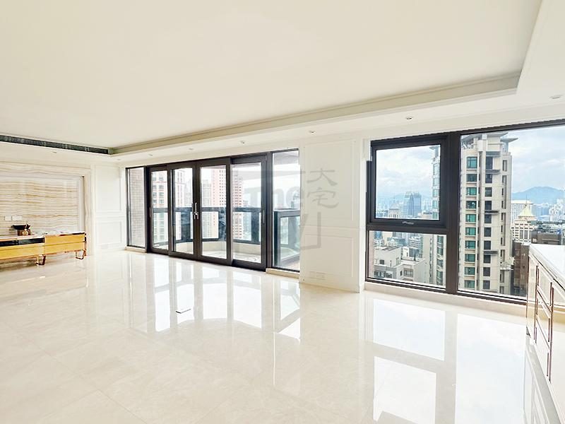 photo 2 — Estoril Court, Midlevels Central