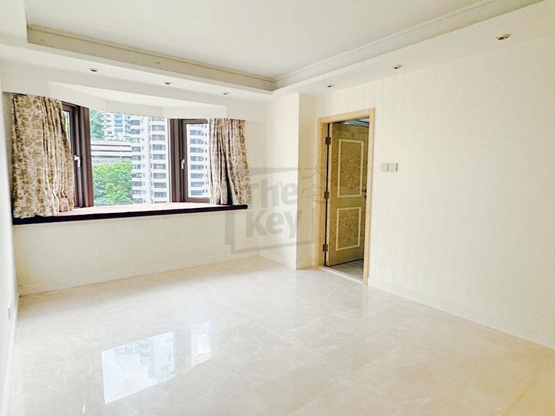 photo 7 — Estoril Court, Midlevels Central