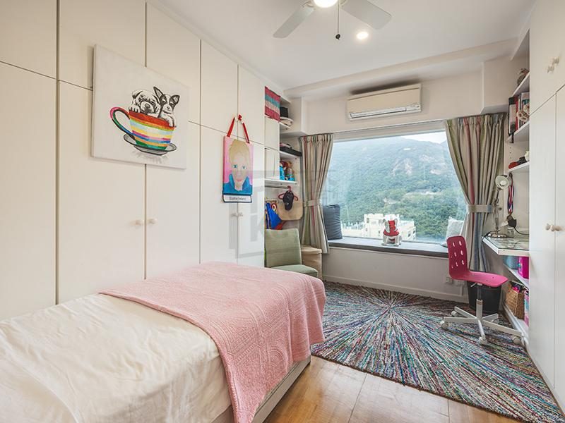 photo 13 — Woodbury Court, Pokfulam