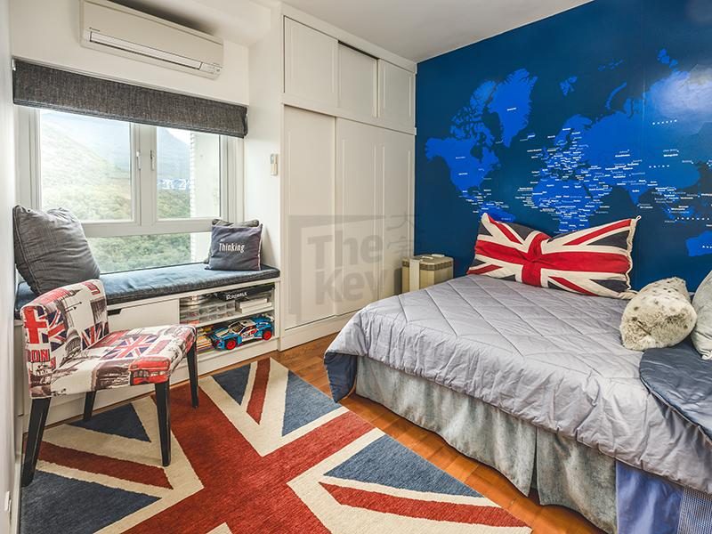 photo 14 — Woodbury Court, Pokfulam