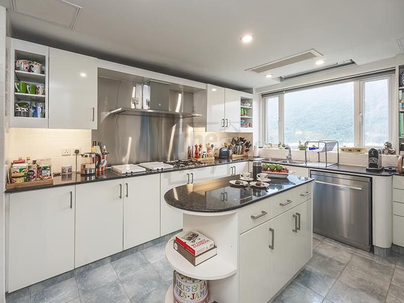 photo 15 — Woodbury Court, Pokfulam