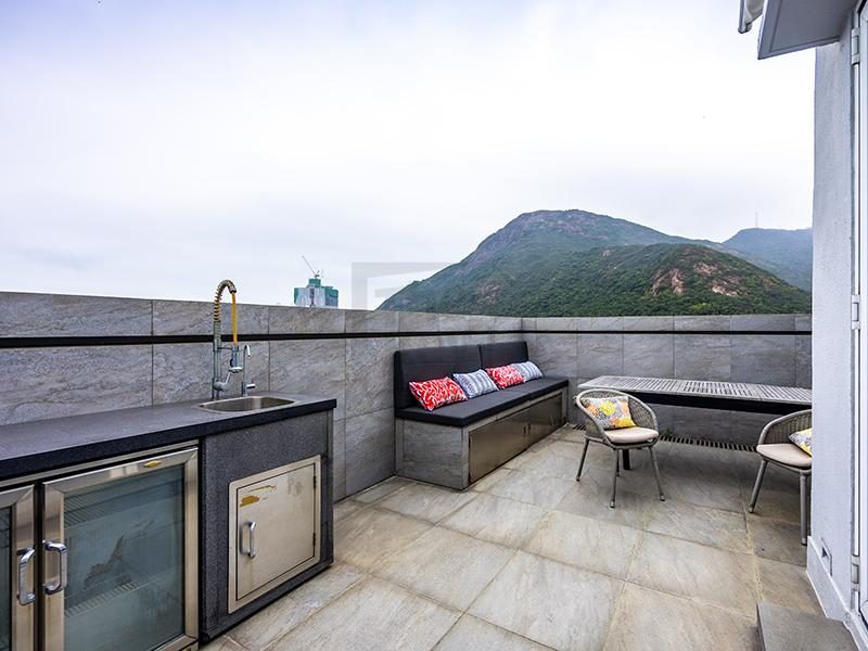 photo 5 — Woodbury Court, Pokfulam