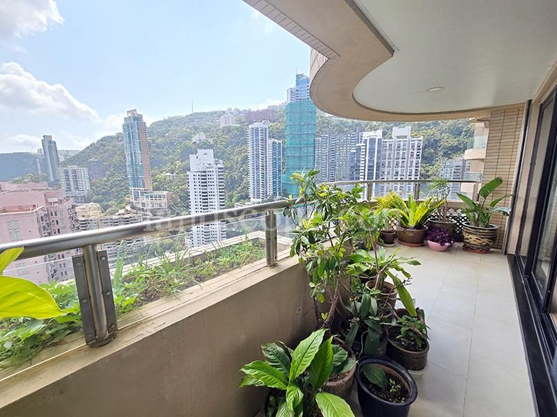 相片 3 — 舊山頂道8A號 花園台 2座4房住宅單位，中半山