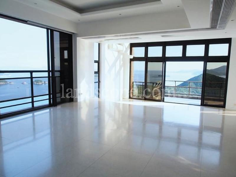 photo 5 — The Somerset, Repulse Bay
