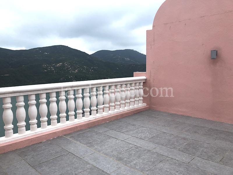 photo 3 — The Redhill Peninsula, Tai Tam