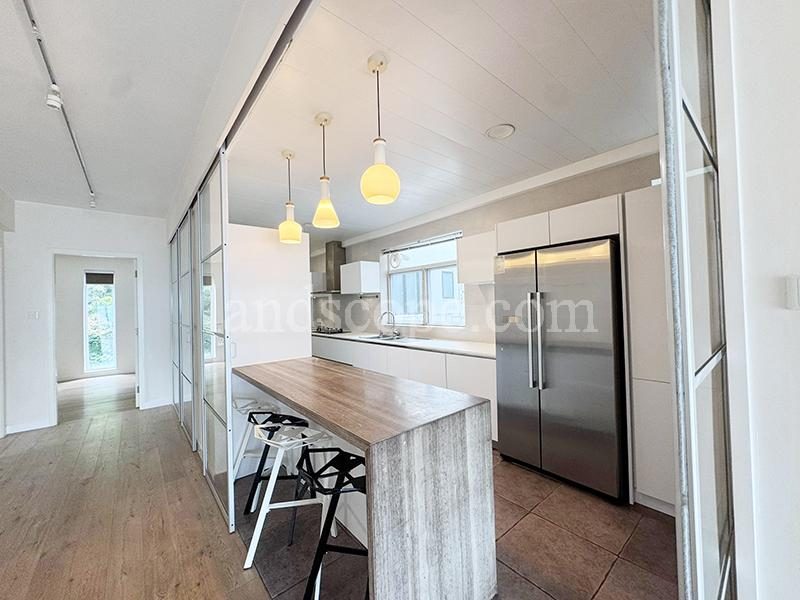 photo 11 — Leon Court, Midlevels East