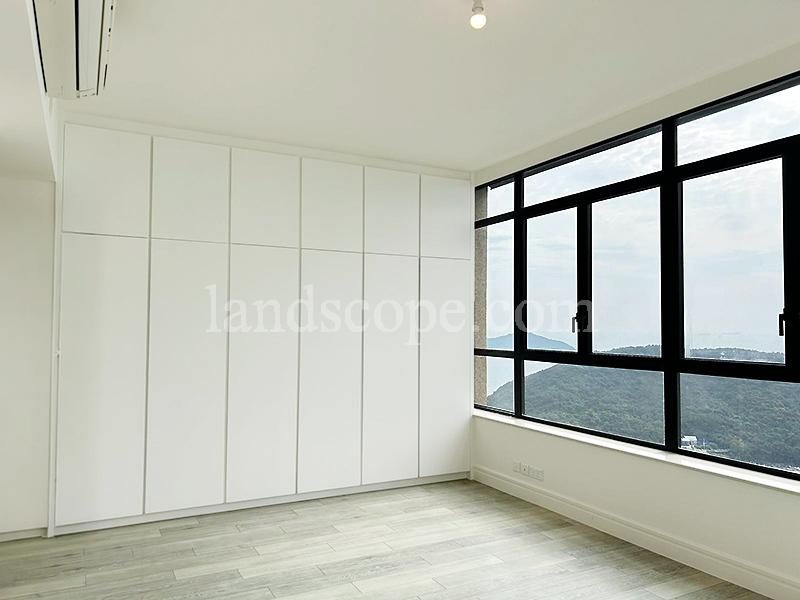 photo 5 — Pine Crest, Repulse Bay