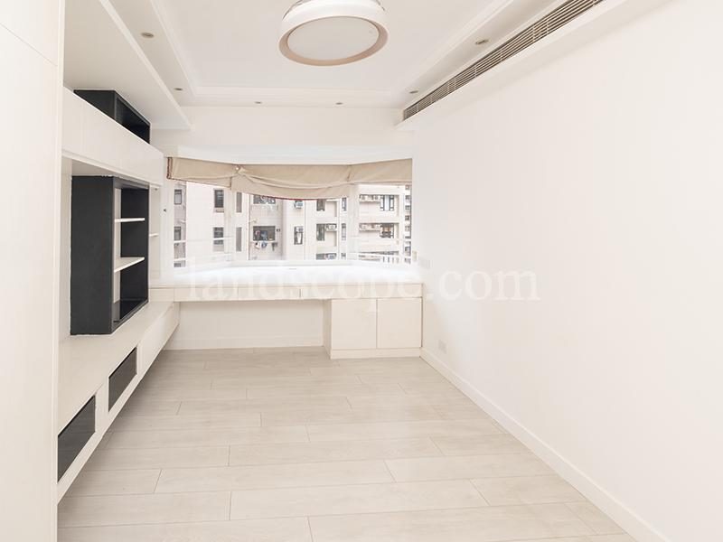 photo 7 — Estoril Court, Midlevels Central