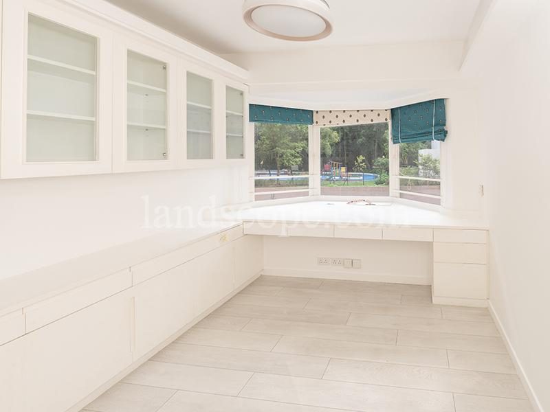 photo 8 — Estoril Court, Midlevels Central