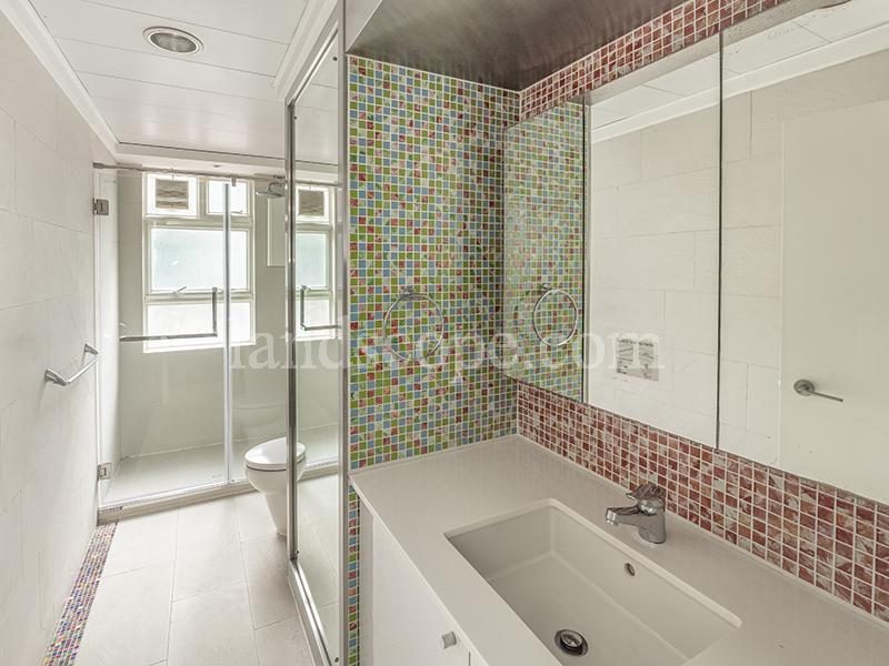 photo 9 — Estoril Court, Midlevels Central