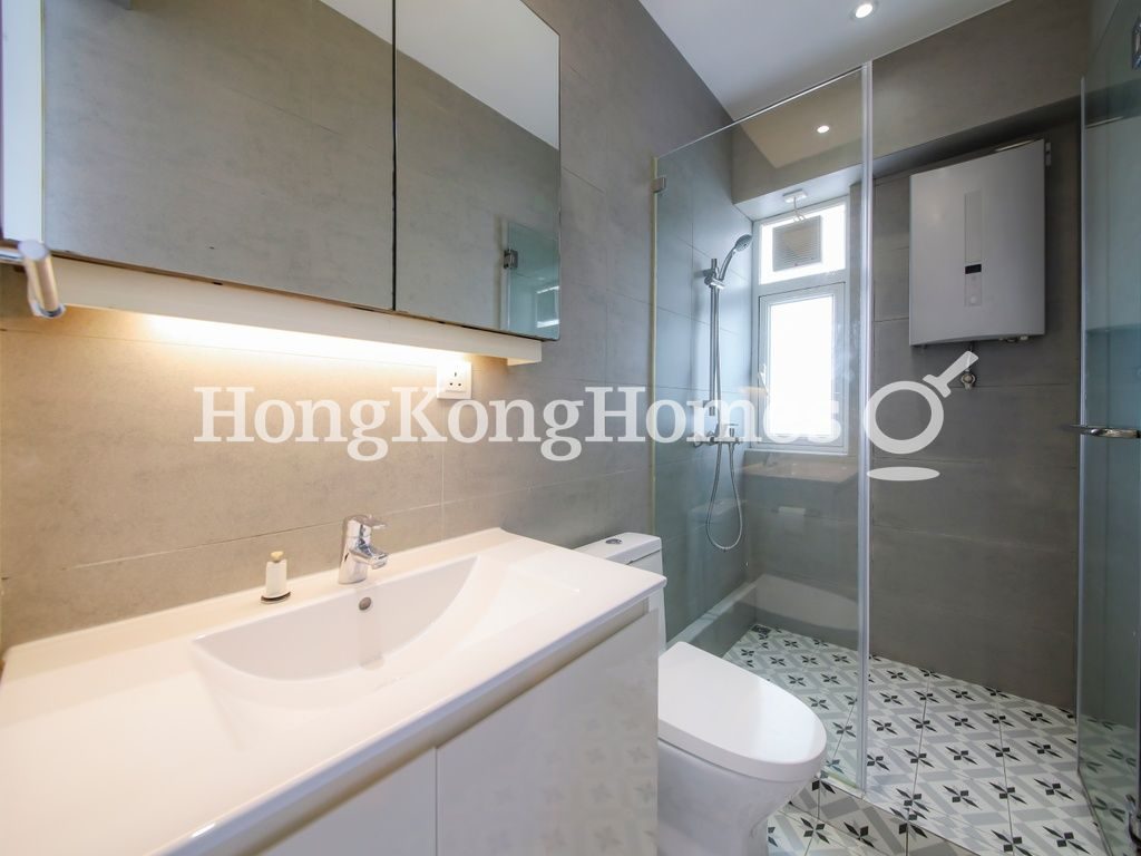 Guest Bathroom — New Fortune House, Western / Kennedy Town