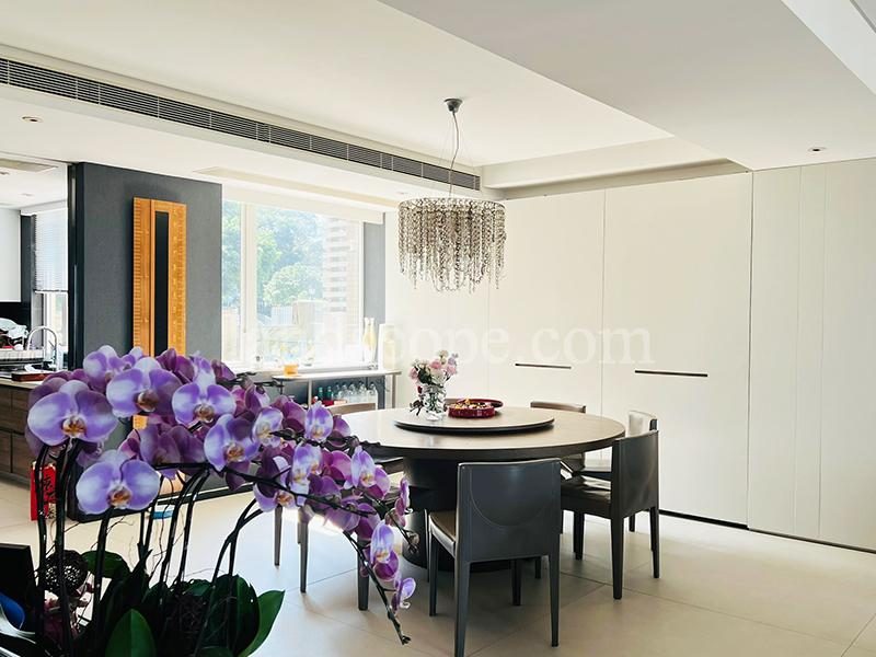 photo 2 — Trafalgar Court, Midlevels East