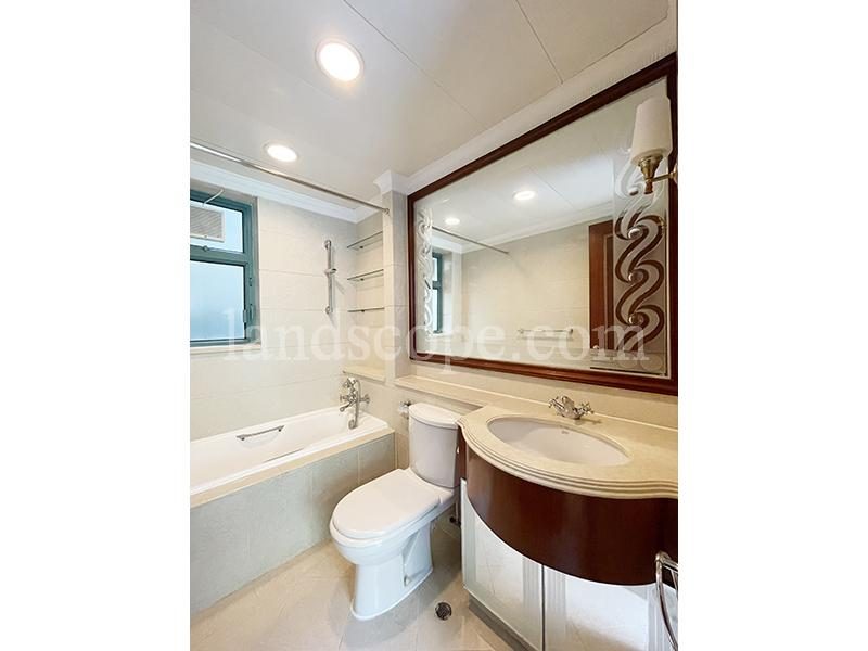 photo 11 — Regalia Bay, Stanley
