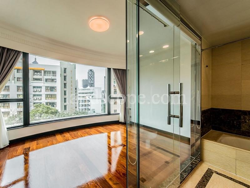 photo 7 — 8 Shiu Fai Terrace, Midlevels East