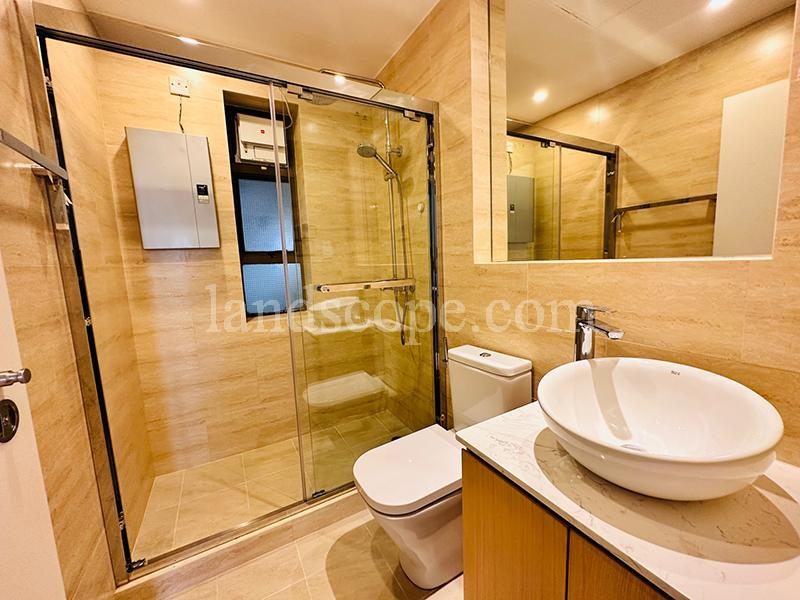 photo 12 — Hoover Court, Midlevels Central
