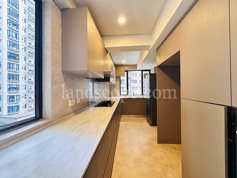 photo 13 — Hoover Court, Midlevels Central