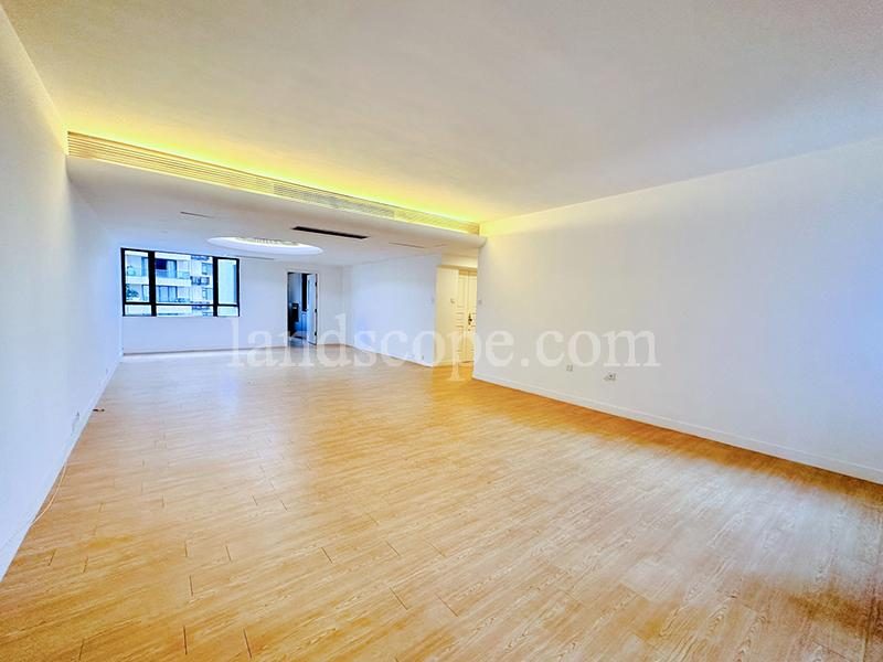 photo 4 — Hoover Court, Midlevels Central