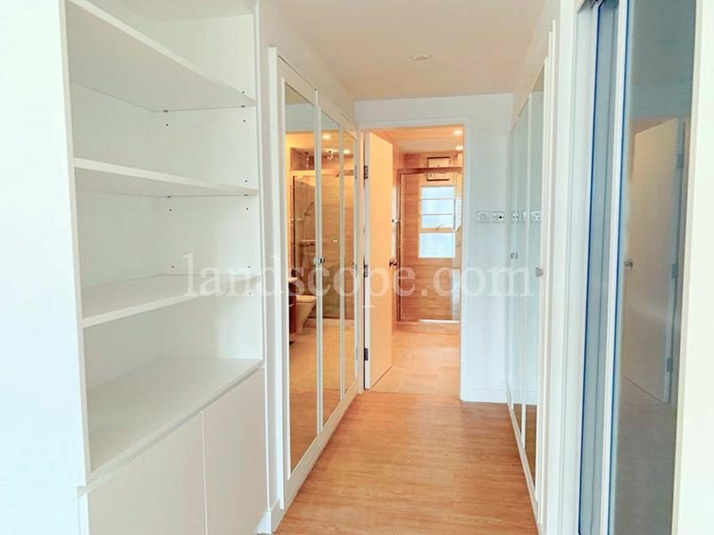 photo 7 — Hoover Court, Midlevels Central