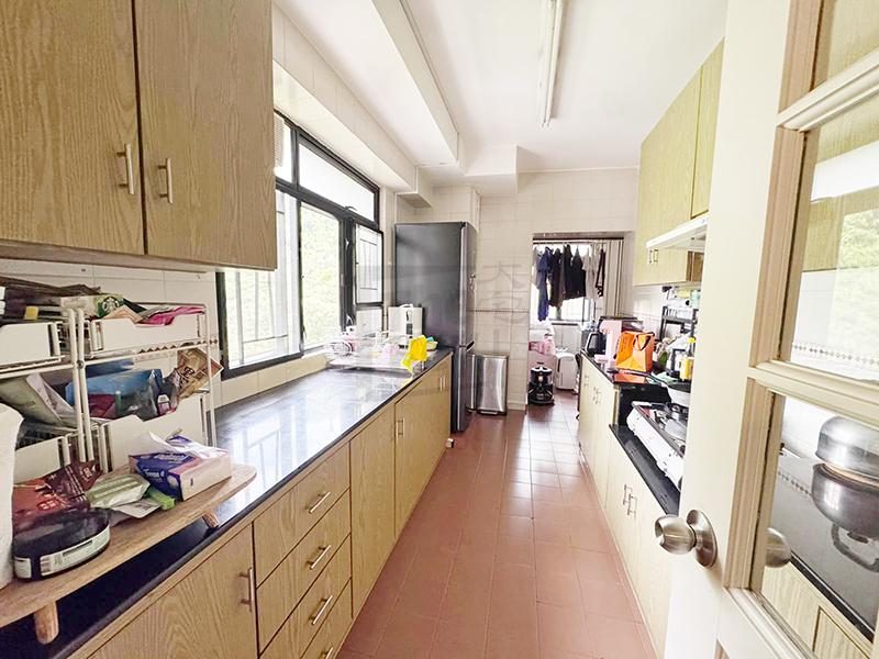 photo 11 — Hong Villa, Midlevels Central