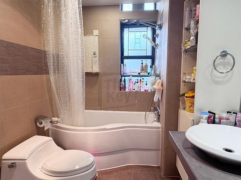 photo 7 — Hong Villa, Midlevels Central