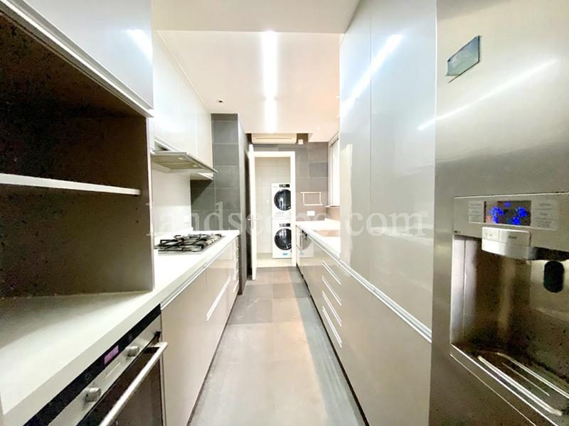 photo 9 — Bellevue Court, Midlevels East
