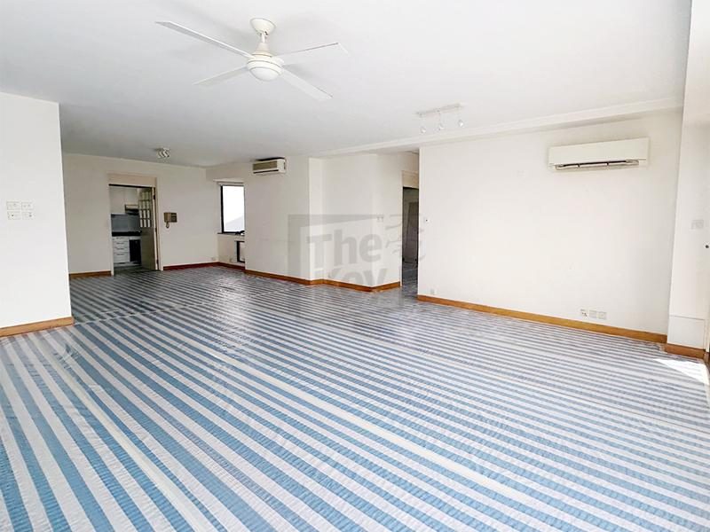 photo 5 — South Bay Towers, Repulse Bay