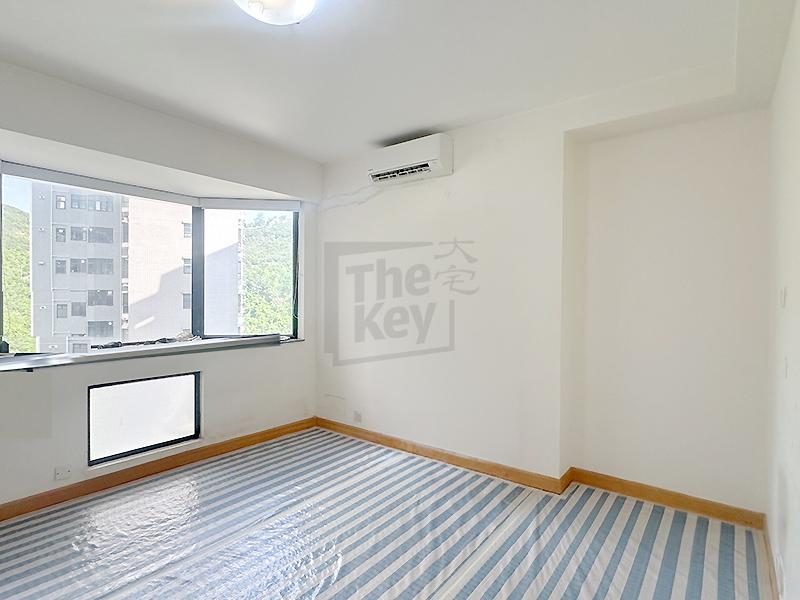 photo 13 — South Bay Towers, Repulse Bay