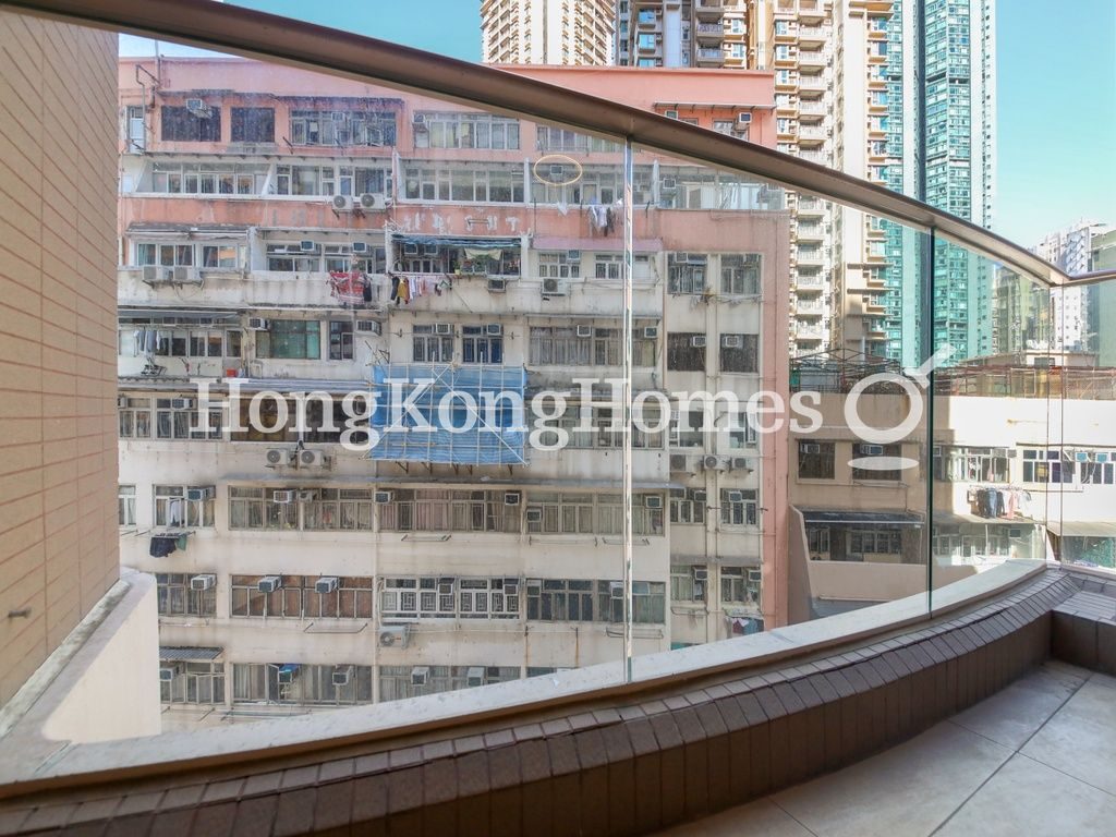 Balcony off Living and Dining Room — 加多近山，西環堅尼地城