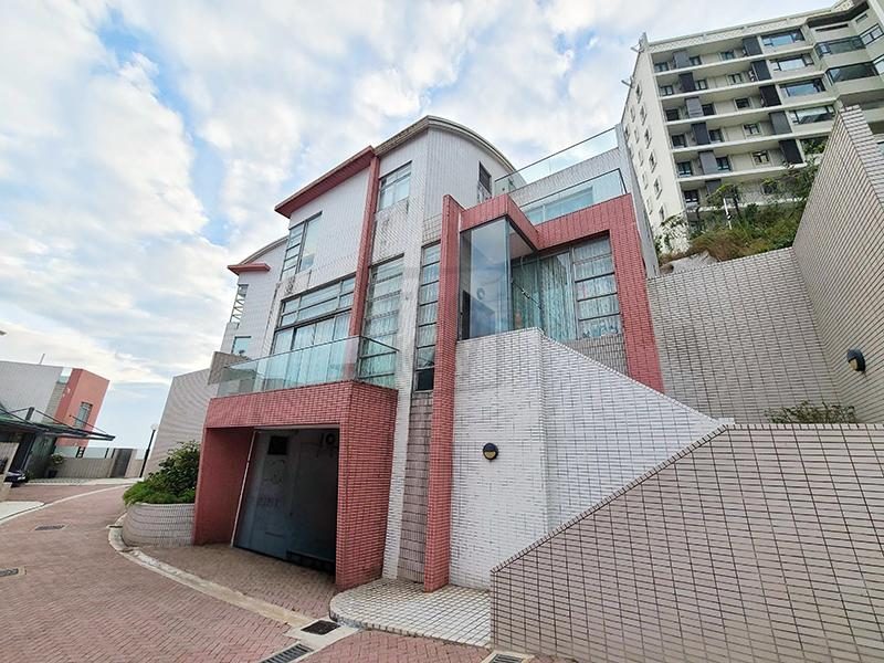 photo 3 — Sunshine Villa, The Peak