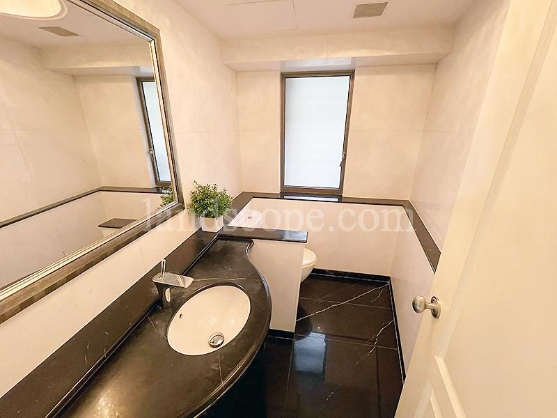 photo 13 — Kantian Rise, Midlevels Central