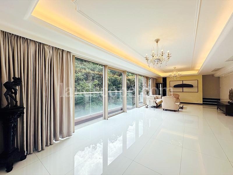 photo 3 — Kantian Rise, Midlevels Central