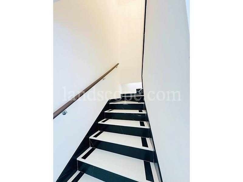photo 4 — Kantian Rise, Midlevels Central