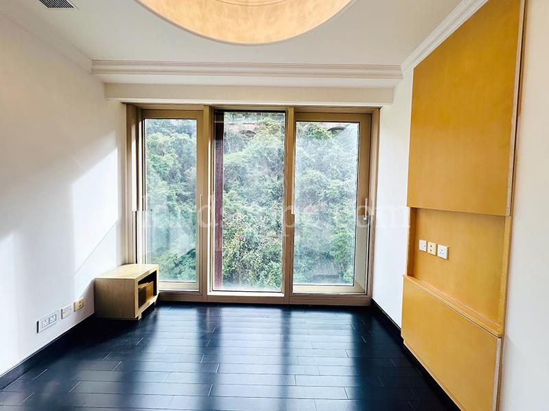 photo 9 — Kantian Rise, Midlevels Central