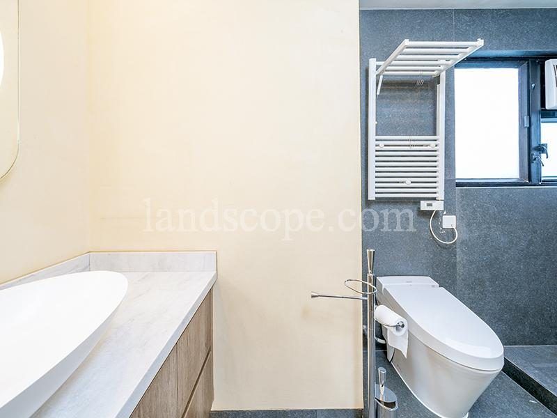 photo 11 — Bowen Place, Midlevels Central