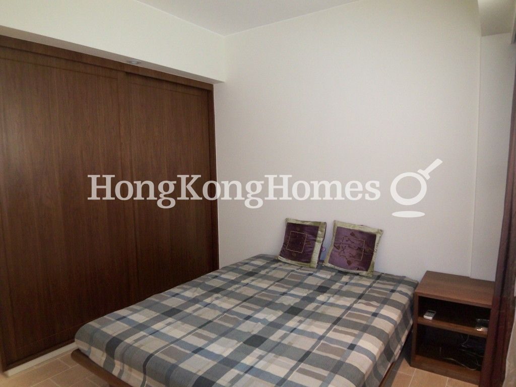 Built-in Wardrobe in Master Bedroom — 鳳輝台 7 號，跑馬地